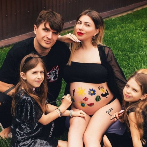 Анатолий Анатолич подарил беременной жене подарок за 4 млн гривен: уже благодарит за будущего сына