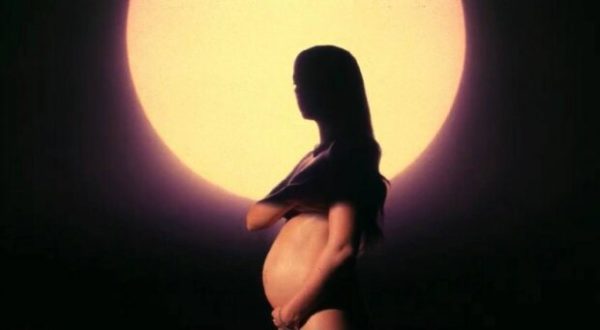 30-летняя Нюша беременна во второй раз: певица показала огромный живот в новом клипе