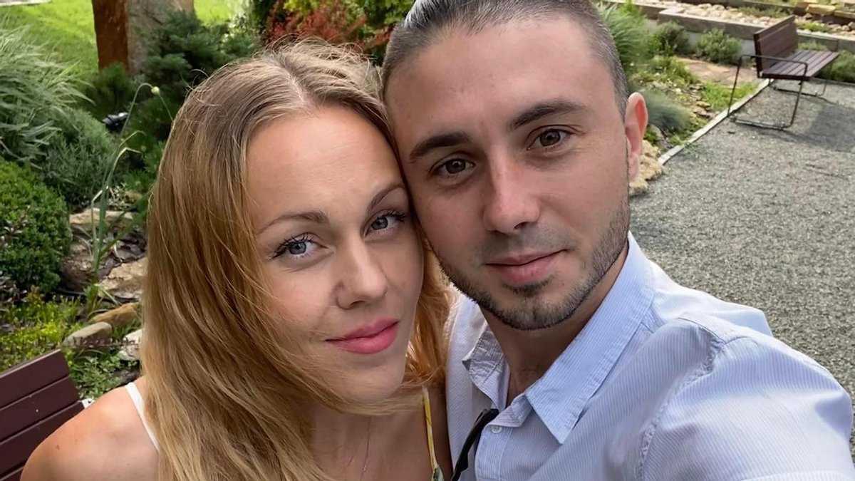 Жена Тараса Тополи Alyosha срочно покинула США и вернулась в Украину: что заставило певицу бросить детей