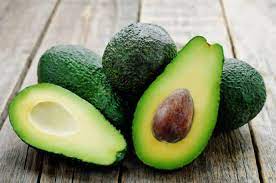 Медики назвали полезные и вредные свойства авокадо