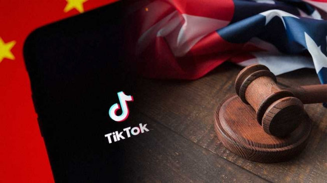 Модераторка TikTok подала на компанію до суду: робота зашкодила її психічному здоровю