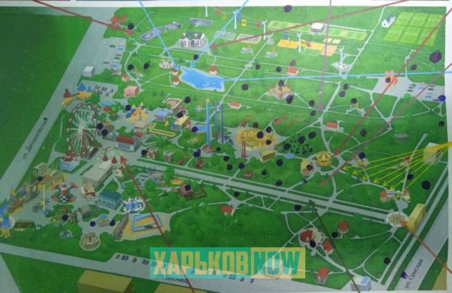 Сотрудники парка Горького отметили все прилеты на карте чёрными точками