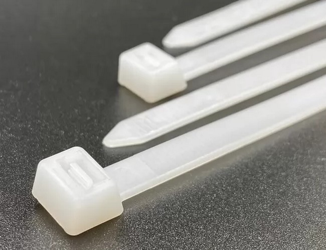 Виды стяжек для проводов: какой вариант лучше для вашего проекта