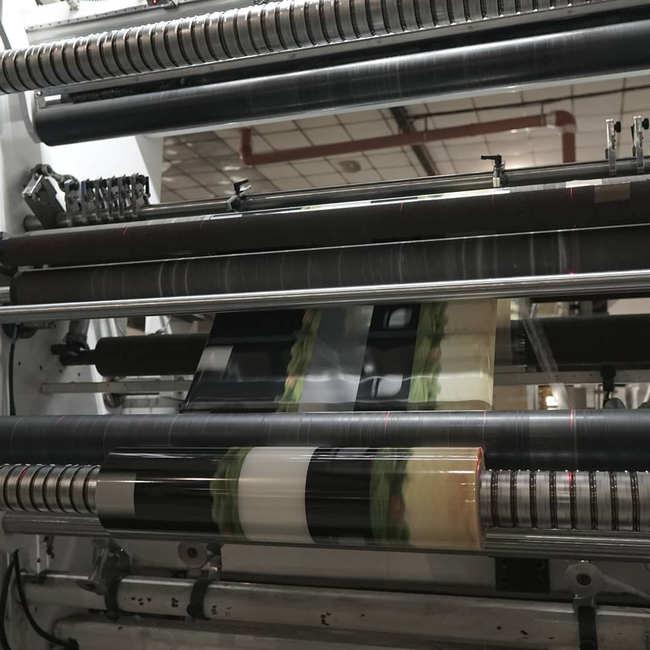 З чого виготовляються пакети з плоским дном, які придатні для переробки