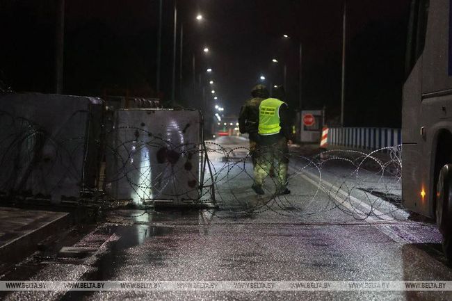 Поляки закрили кордон