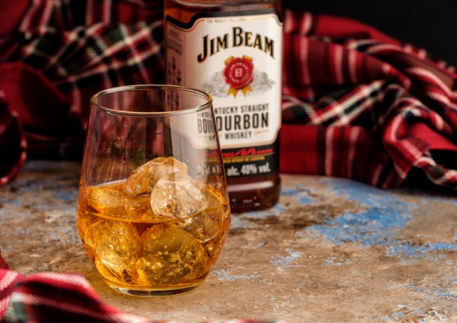 Головні особливості і смакоароматичний профіль бурбону Jim Beam