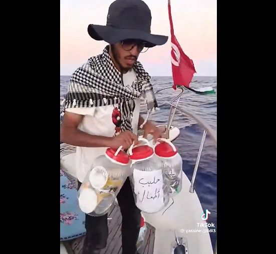 С ХАМАСовской флотилией Греты, которая уже месяц (!) шатается по морю, продолжаются какие-то непонятные дела