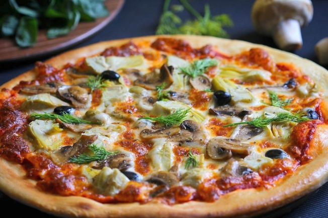 Еволюція піци: як змінювалася популярна страва з часом