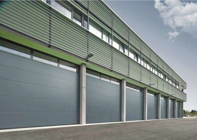 Що пропонує бренд Hörmann для складу: типи воріт і умови їх використання