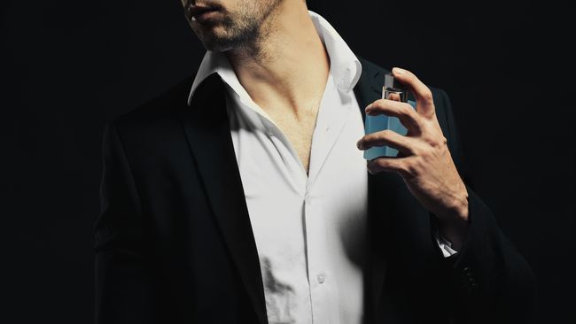Как выбрать мужской парфюм: формат, стойкость, шлейф