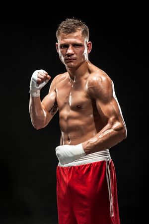 Первый титульный бой перспективного украинского спортсмена Дениса Беринчика