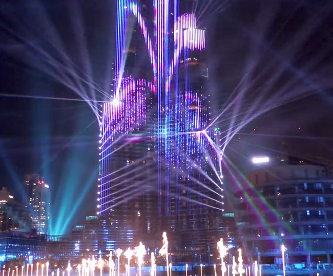 На Новый год в Дубае организовали рекордное лазерное шоу (видео)