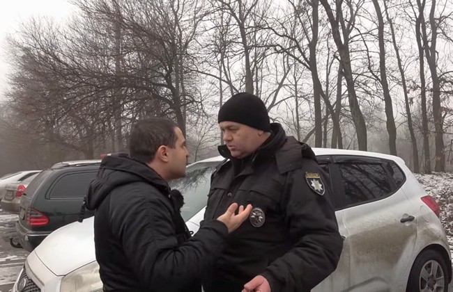 Харьковские полицейские - вымогатели взяток. После обнародованного блогером видео дело передали в прокуратуру