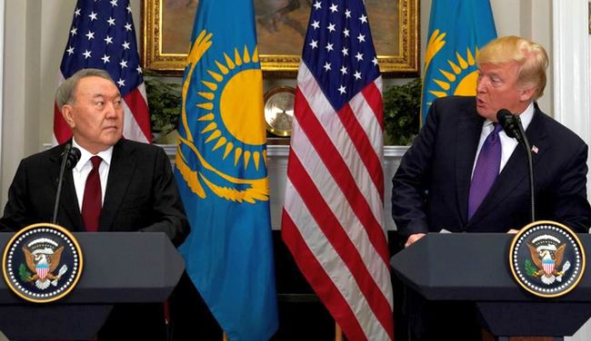 Трамп и Назарбаев обсудили обстановку на востоке Украины