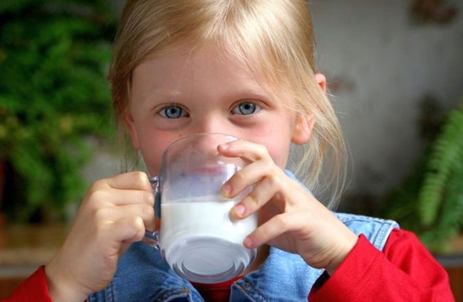 Люди Кернеса наживаются на молоке для детсадов (расследование) 