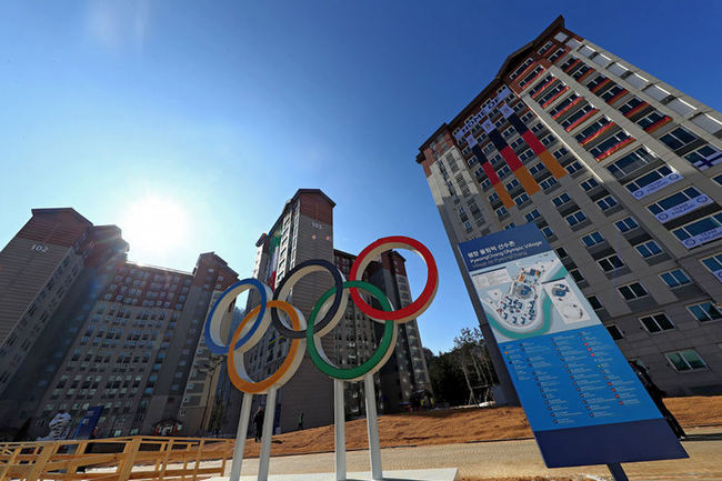 Корейские статуи шокировали спортсменов и гостей Олимпиады (фото)