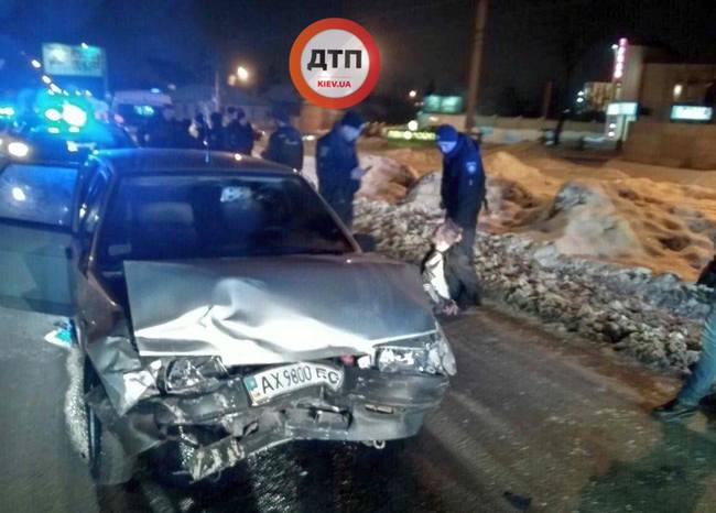 В Харькове пьяный водитель устроил несколько ДТП и врезался в автомобиль полиции: фото, подробности