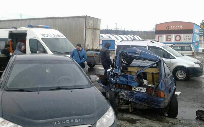ДТП на окружной Харькова: возле Лоска фура протаранила 7 автомобилей (фото, видео)