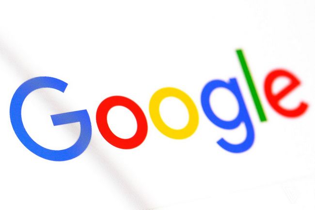 Компания Google сняла рекламу в Киеве