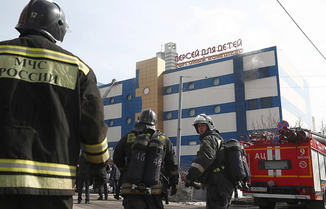 Пожар в детском торговом центре в Москве: есть погибший и пострадавшие (фото, видео)