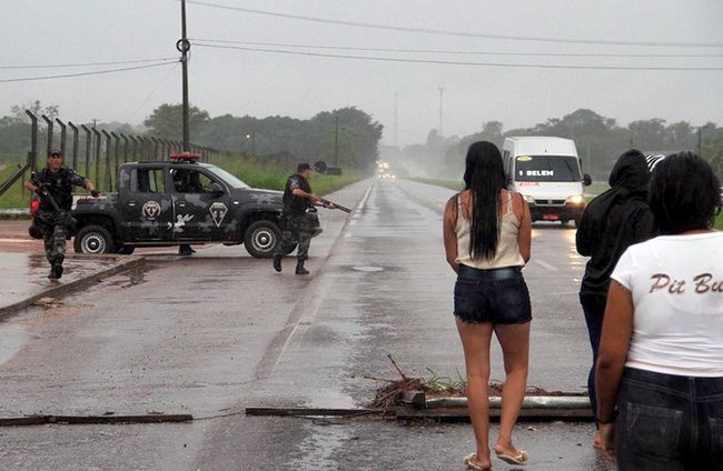 В результате нападения на тюрьму в Бразилии погибли 20 человек 