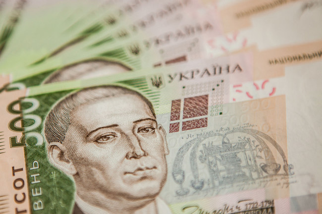 В каких сферах самые большие зарплаты в Украине, - Госстат