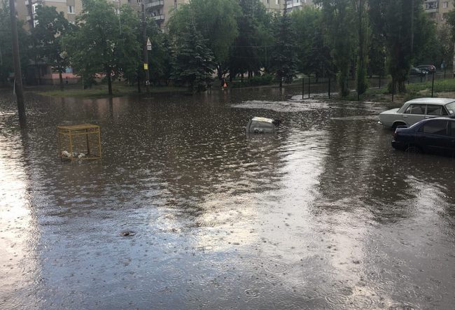 Потоп от центра Харькова до Салтовки: привет Гепе от лучших ливневых канализаций (фото, видео)