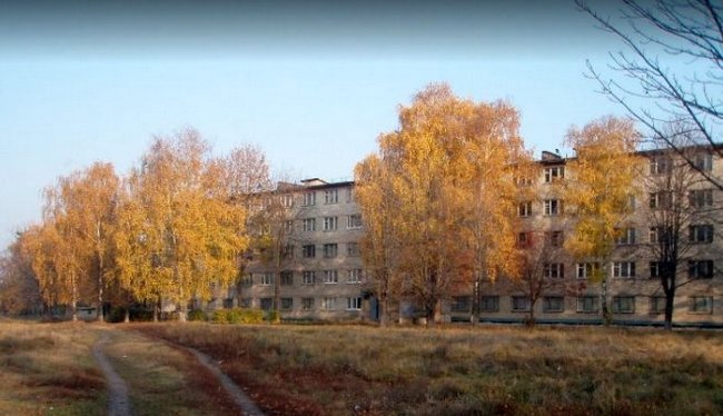 В Харькове несовершеннолетняя девушка выпала с четвертого этажа колледжа