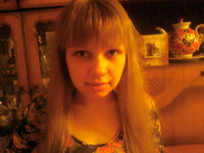 В Харькове пропала девушка: полиция и родственники разыскивают Анну Мелешко (фото)