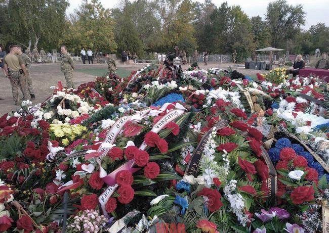 В стиле КНДР: в сети появилось видео похорон главного террориста ДНР Захарченко 