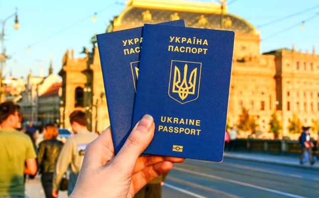 Рейтинг паспортов мира - 2018: Украина - между Тринидад и Тобаго и Маврикием, Сингапур - лидер 