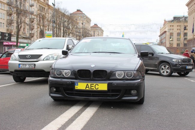 Владельцы авто на евроблях заблокировали центр Киева (фото, видео)