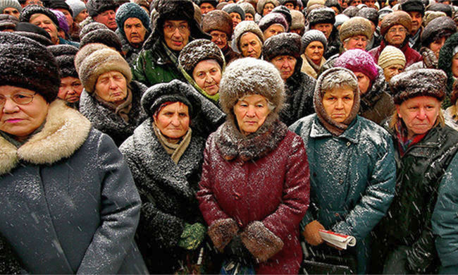 С 1 марта в Украине поднимут пенсии минимум на 100 грн
