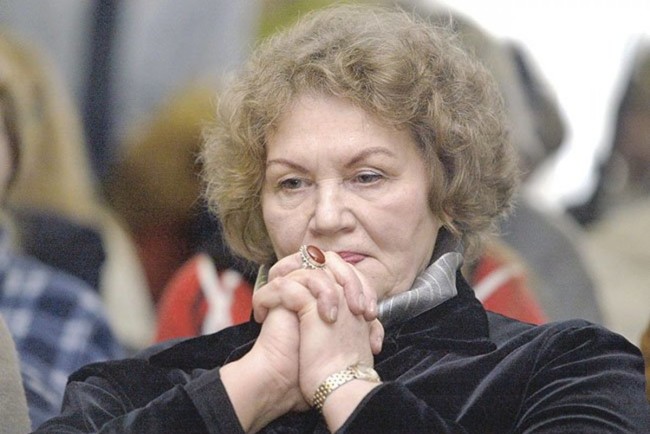 Лине Костенко – 89! Вспоминаем стихи несокрушимой поэтессы