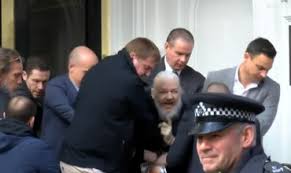 Основателя Wikileaks Джулиана Ассанжа задержали в Лондоне