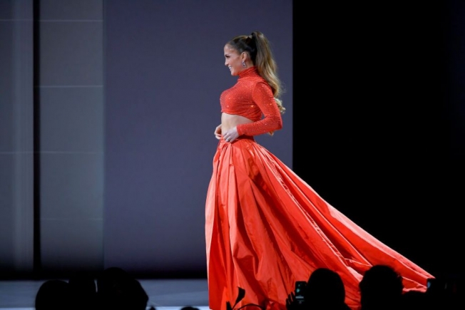 Дженнифер Лопес одержала победу в номинации икона стиля на CFDA Fashion Awards 2019