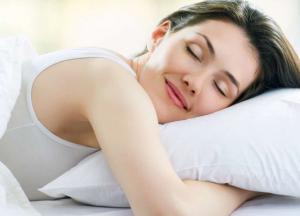 Врачи назвали самые полезные позы для сна
