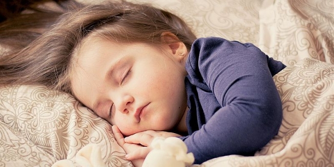 Секреты мам: что делать, если ребенок не хочет идти спать