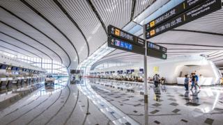 В Пекине открылся самый большой в мире аэропорт - в форме морской звезды