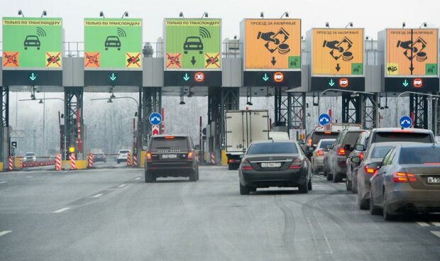 В Украине дороги станут платными: в Мининфраструктуры назвали направления