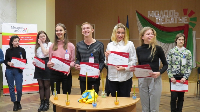 Школярка з Харкова потрапила до національного фіналу “Молодь дебатує”