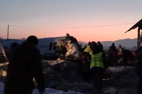 Самолет разделило пополам, - выжившие рассказали о последствиях крушения самолета в Казахстане