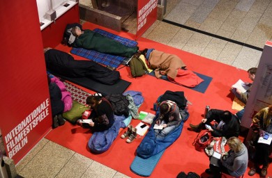 Берлинале 2020.Люди ночуют на полу,чтобы купить билет.