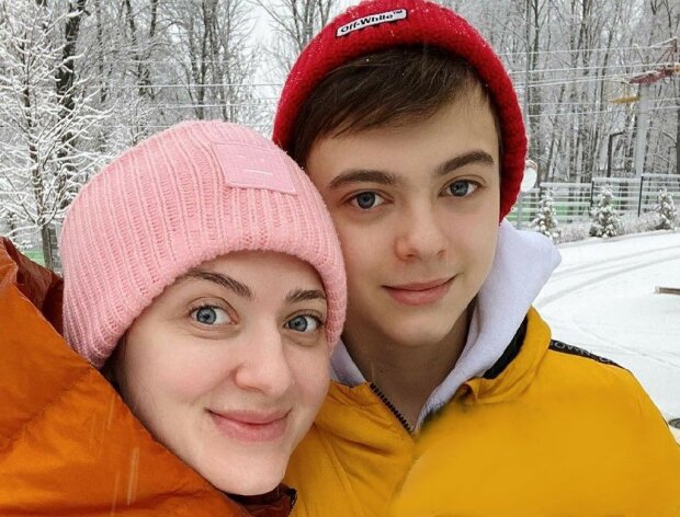 Волшебный день: Снежана Бабкина опубликовала фото с сыном после реанимации и сообщила хорошую новость