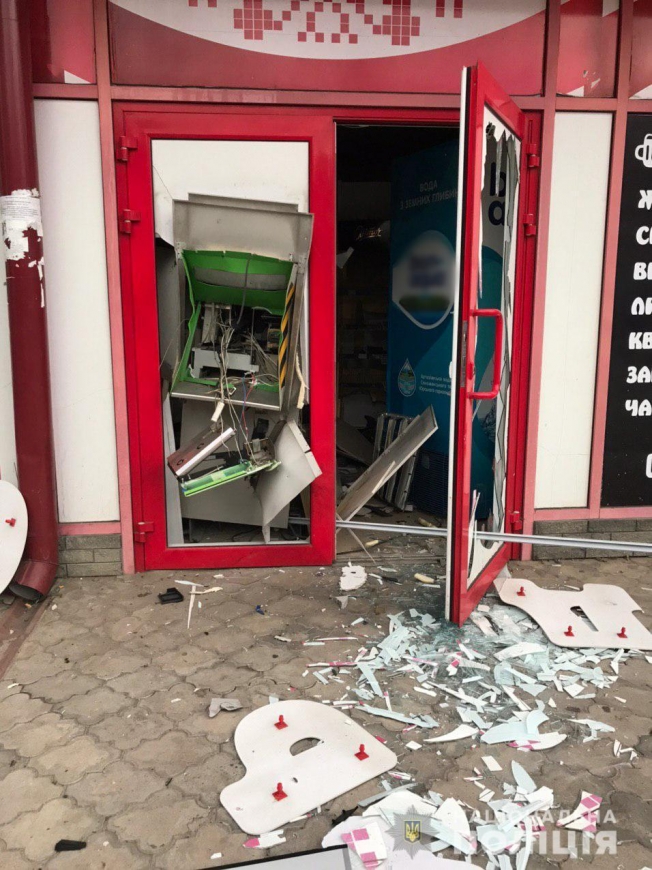 В Харькове взорвали банкомат на Киргизской (фото, видео)