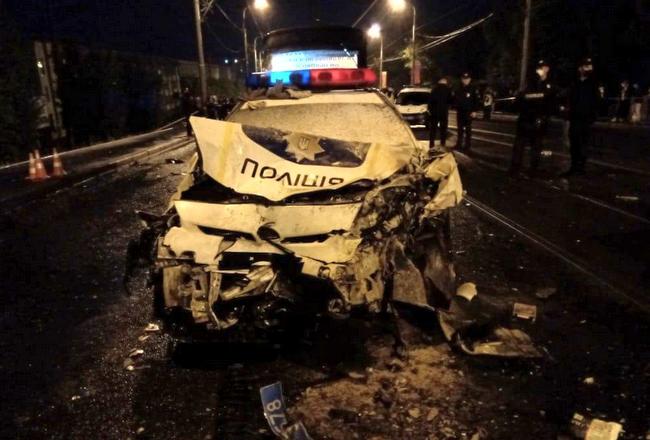 Сгоревшее авто, погибшие и пострадавшие: ночное ДТП с участием полиции на Московском проспекте (фото)