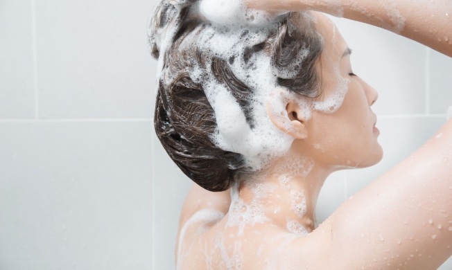 11 ошибок мытья волос, которые сводят стилистов с ума