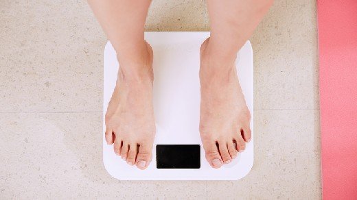 Мотивация к похудению: врач рассказал о приятных бонусах снижения веса