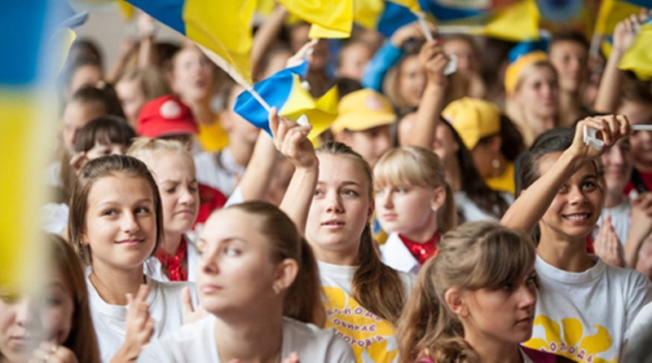 “Зарплати в останню чергу”: українці назвали найважливіші проблеми країни – опитування