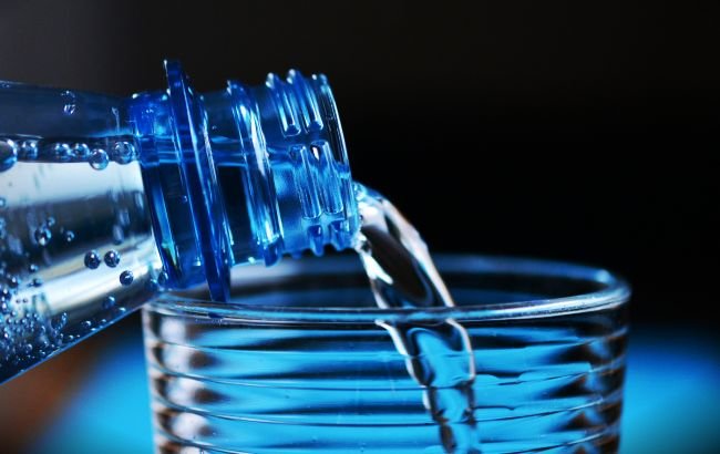 Врач-гастроэнтеролог развеял главный миф о «детской» питьевой воде